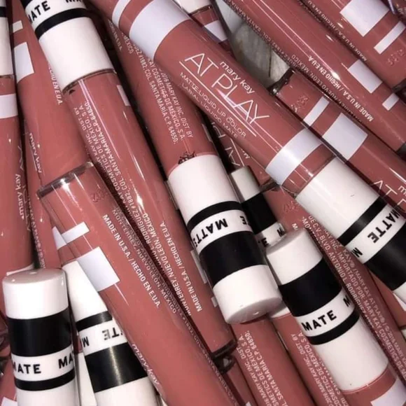 Mary Kay at play matte lipstick taupe that - Picture 2 of 4